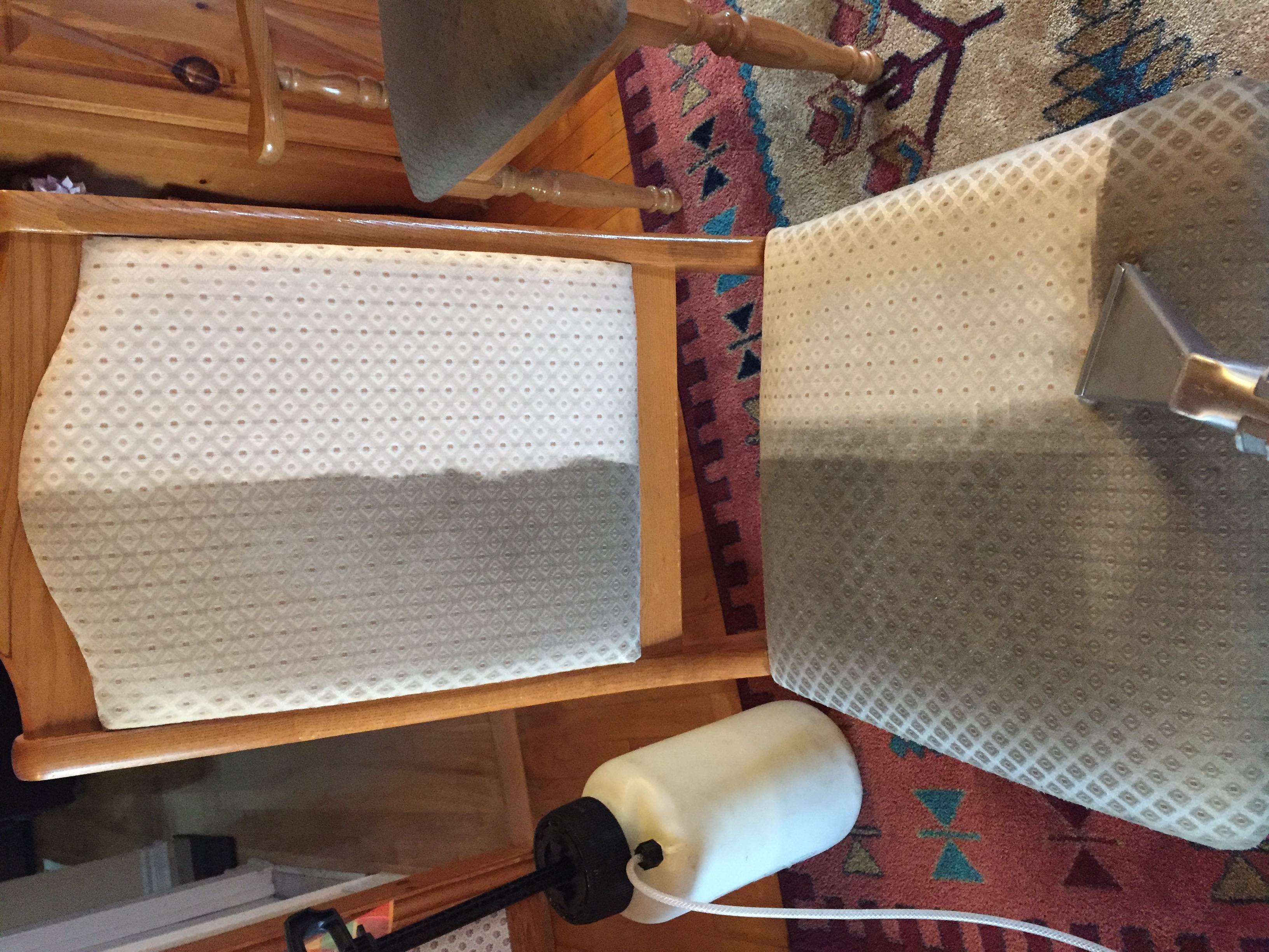 Nettoyage de chaise en cours - Équipement professionnel