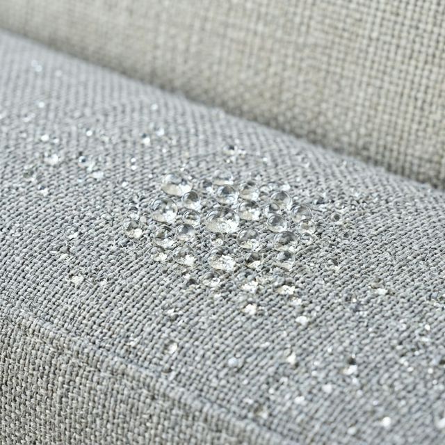 Divan protégé par notre traitement antitache en Téflon